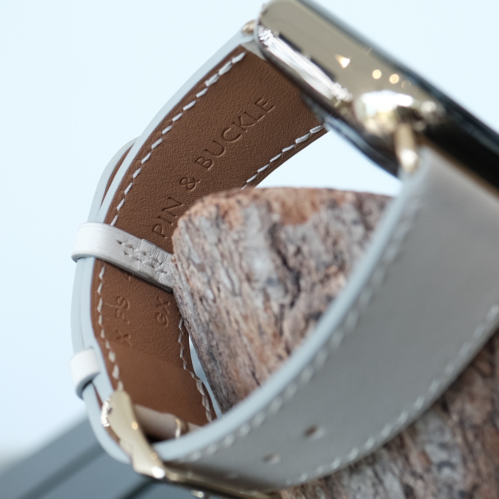 Pin & Buckle - Luxe - Leather Apple Watch Band - Sabbia - Zermatt Inner Lining