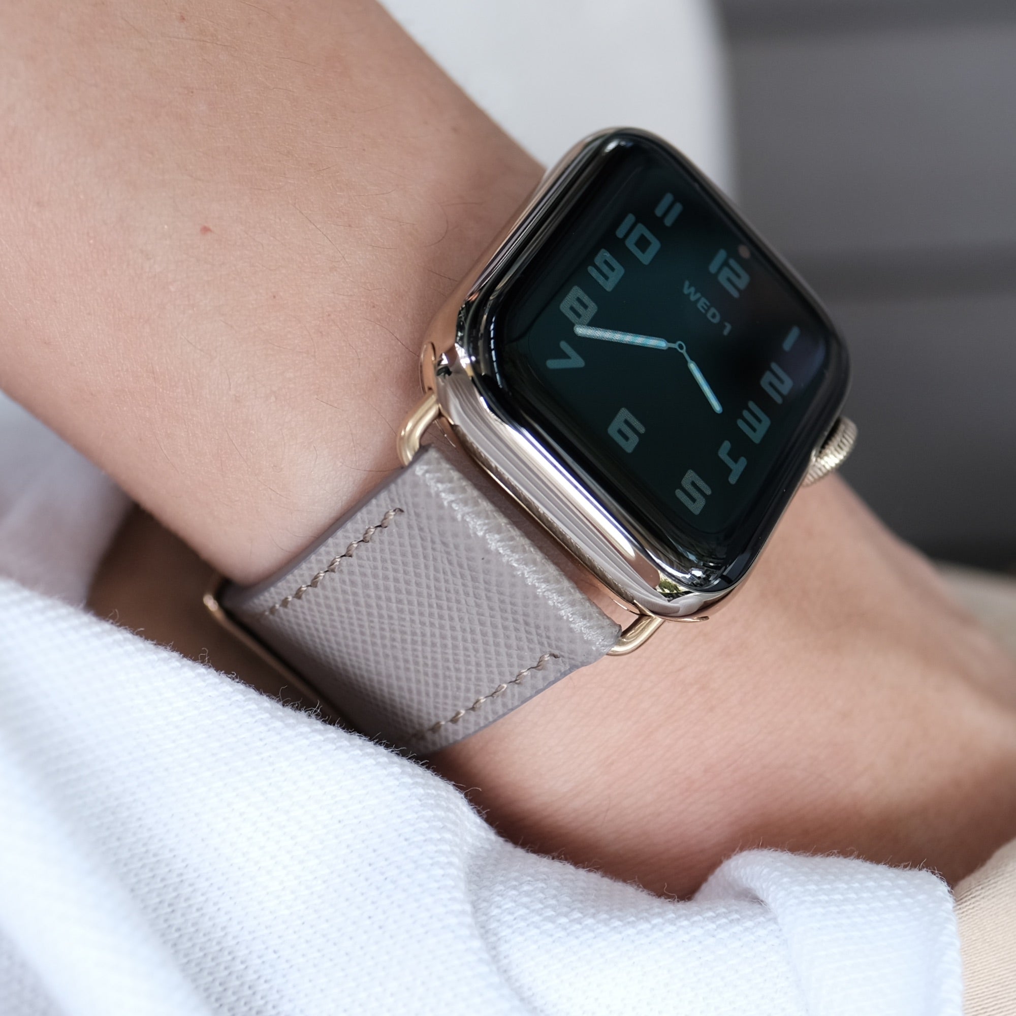 Pin and Buckle Apple Watch Bands - Saffiano Leather Apple Watch Bands - Grigio Chiaro - on Palm - Gold - on Wrist - 4