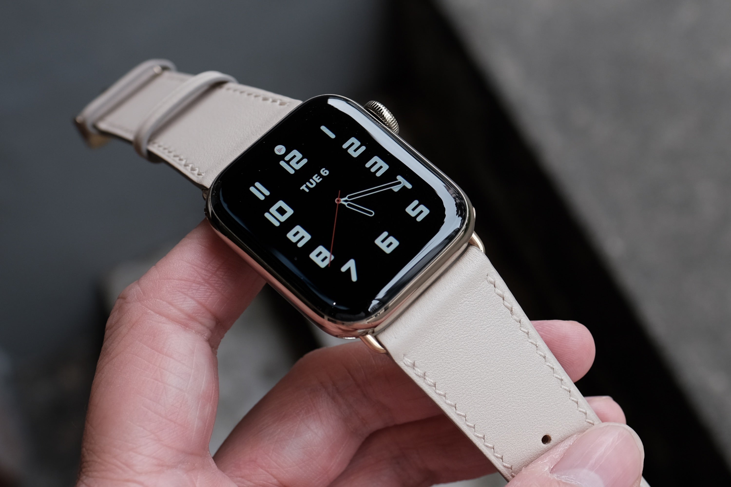 Pin & Buckle - Luxe - Leather Apple Watch Band - Sabbia - Banner