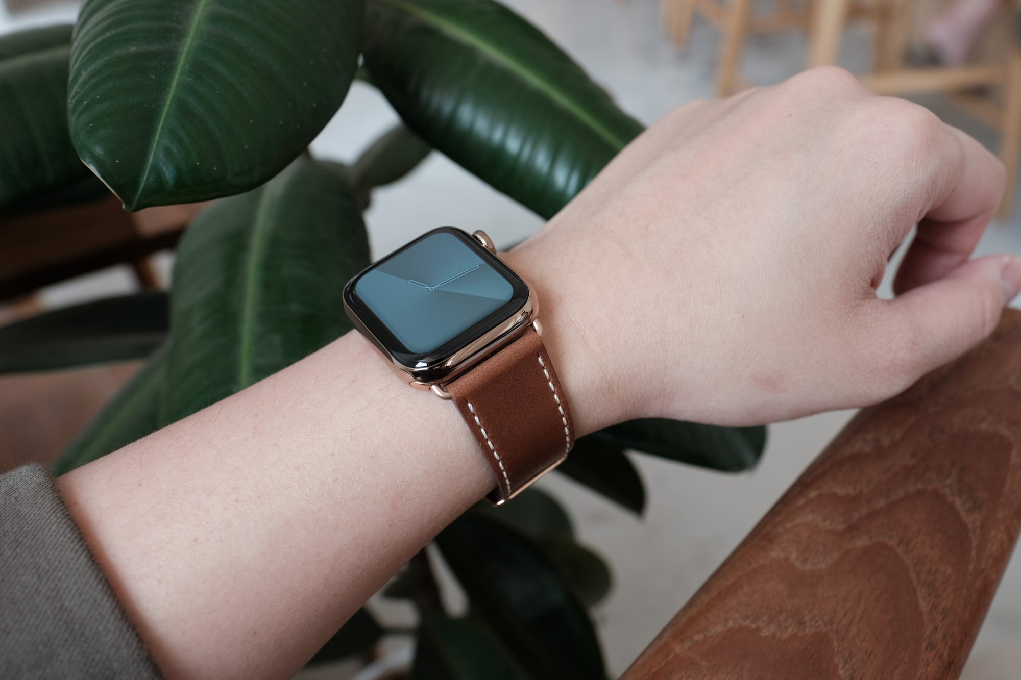 Pin and Buckle Apple Watch Bands - Full Grain Vegetable Tanned Leather - Luxe - Chestnut Brown - 3