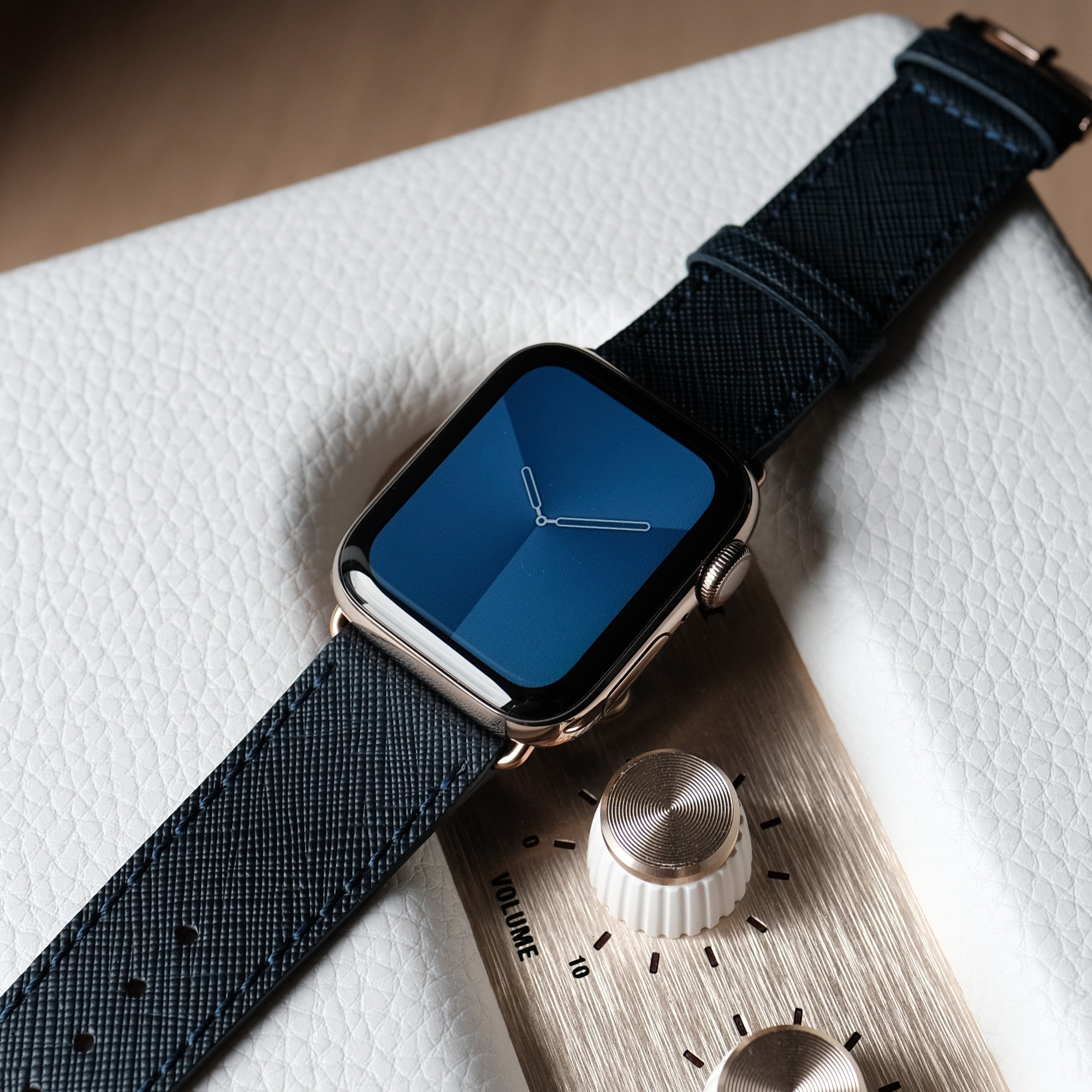 Buy Apple Watch Straps - Apple (IN)