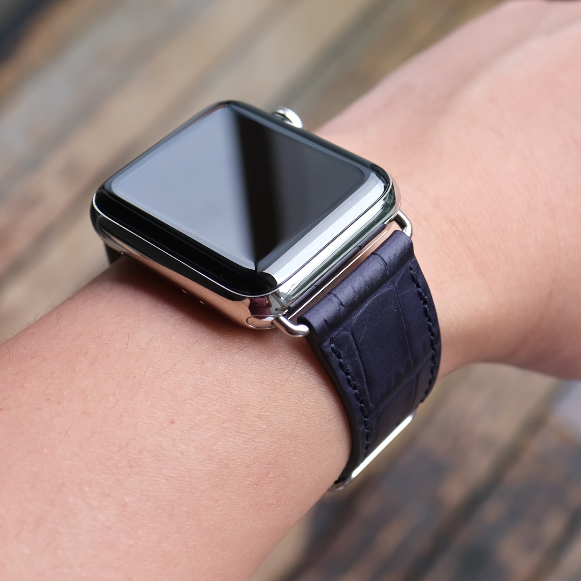 Pin and Buckle - Embossed Full-Grain Leather Apple Watch Bands - Aligator - Midnight Blue - Silver
